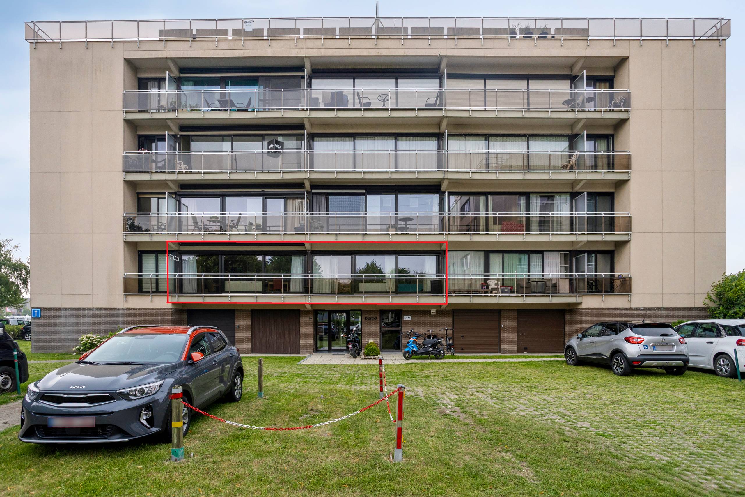 Ruim appartement met zonneterras te koop in Blankenberge - foto 1