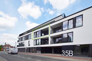 Dit prachtige nieuwbouwappartement met twee ruime slaapkamers is gelegen vlakbij het centrum van Kortemark. Dit appartement is voorzien van...