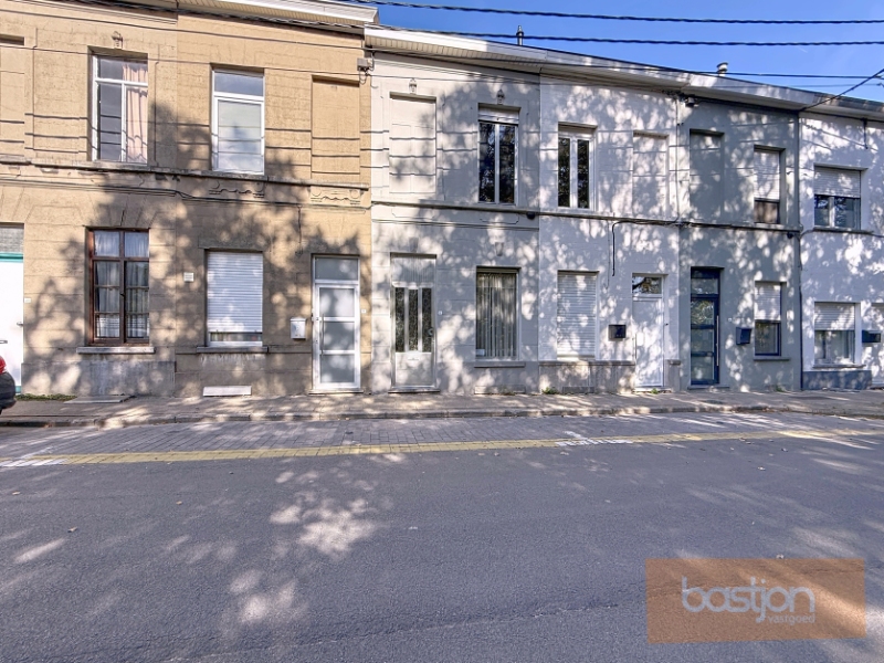 Te renoveren woning met 4 slaapkamers - foto 1