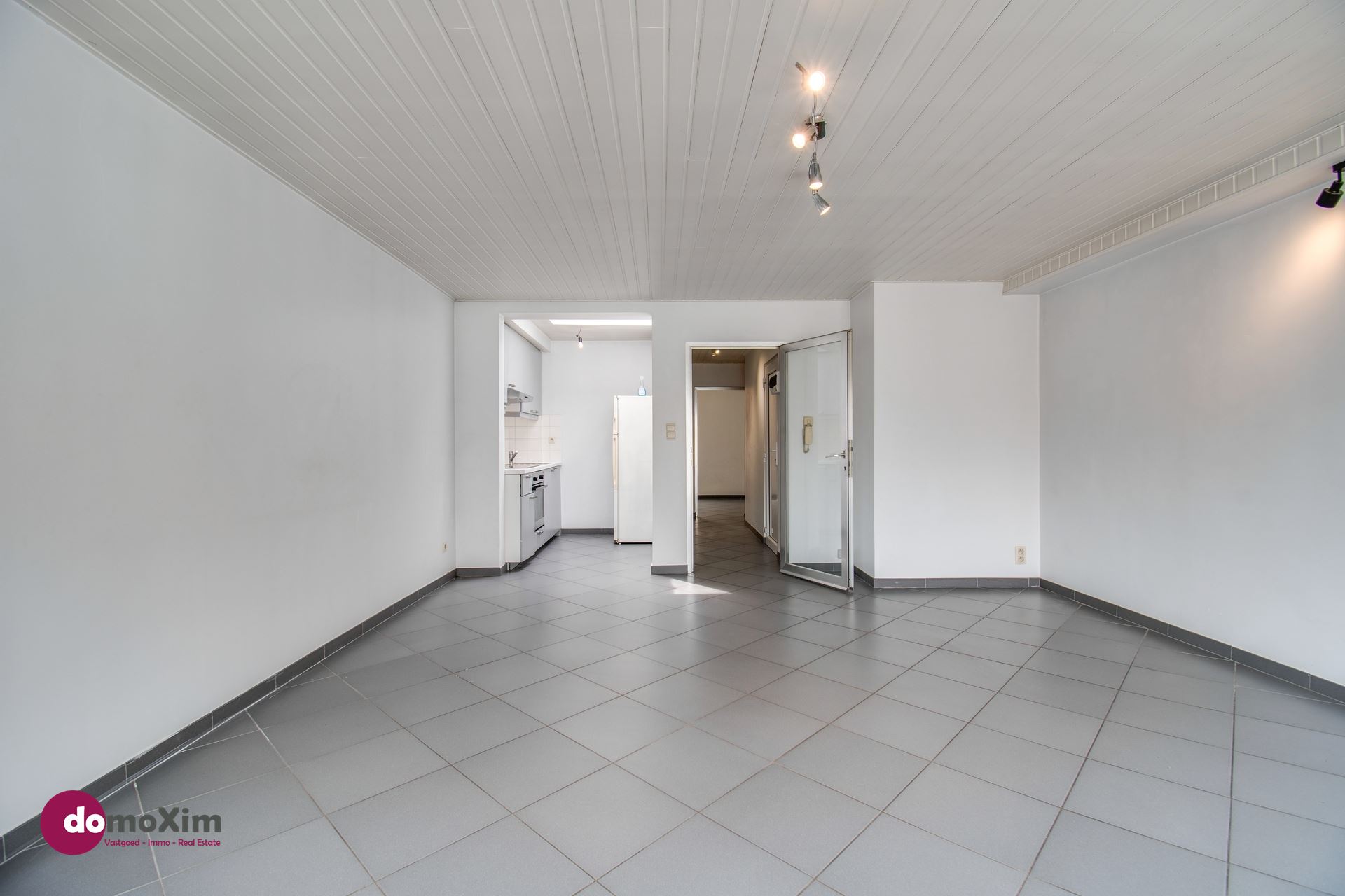 Investment property with 3 apartments and a garage near the Mechelen train station - photo 4
