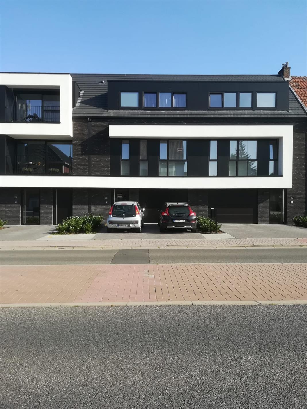Moderne bel-étage woning met 3 slaapkamers, terras en garage. - foto 1