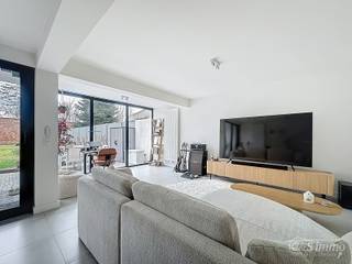 Op zoek naar comfortabel en luxueus wonen op een centrale locatie? Dit prachtig gerenoveerde gelijkvloerse appartement in Deurne Zuid...