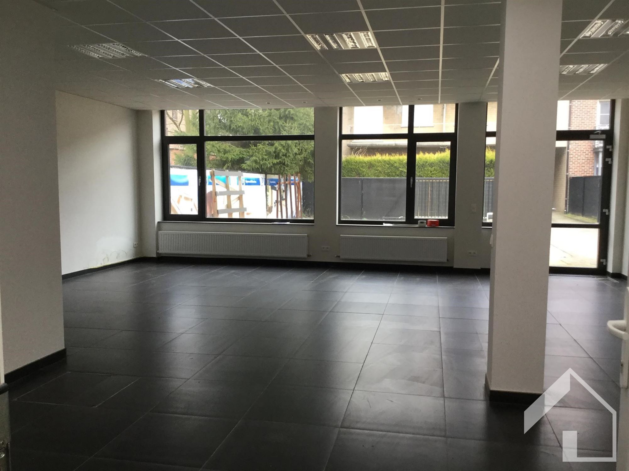 Commercial for rent in Brasschaat - photo 1