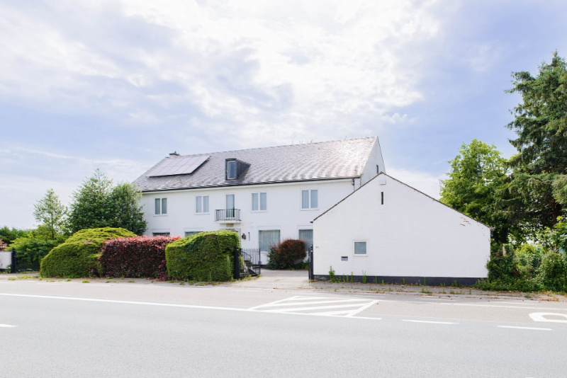 Grote woning met 5 slaapkamers en dubbele garage op 1780m² - foto 5