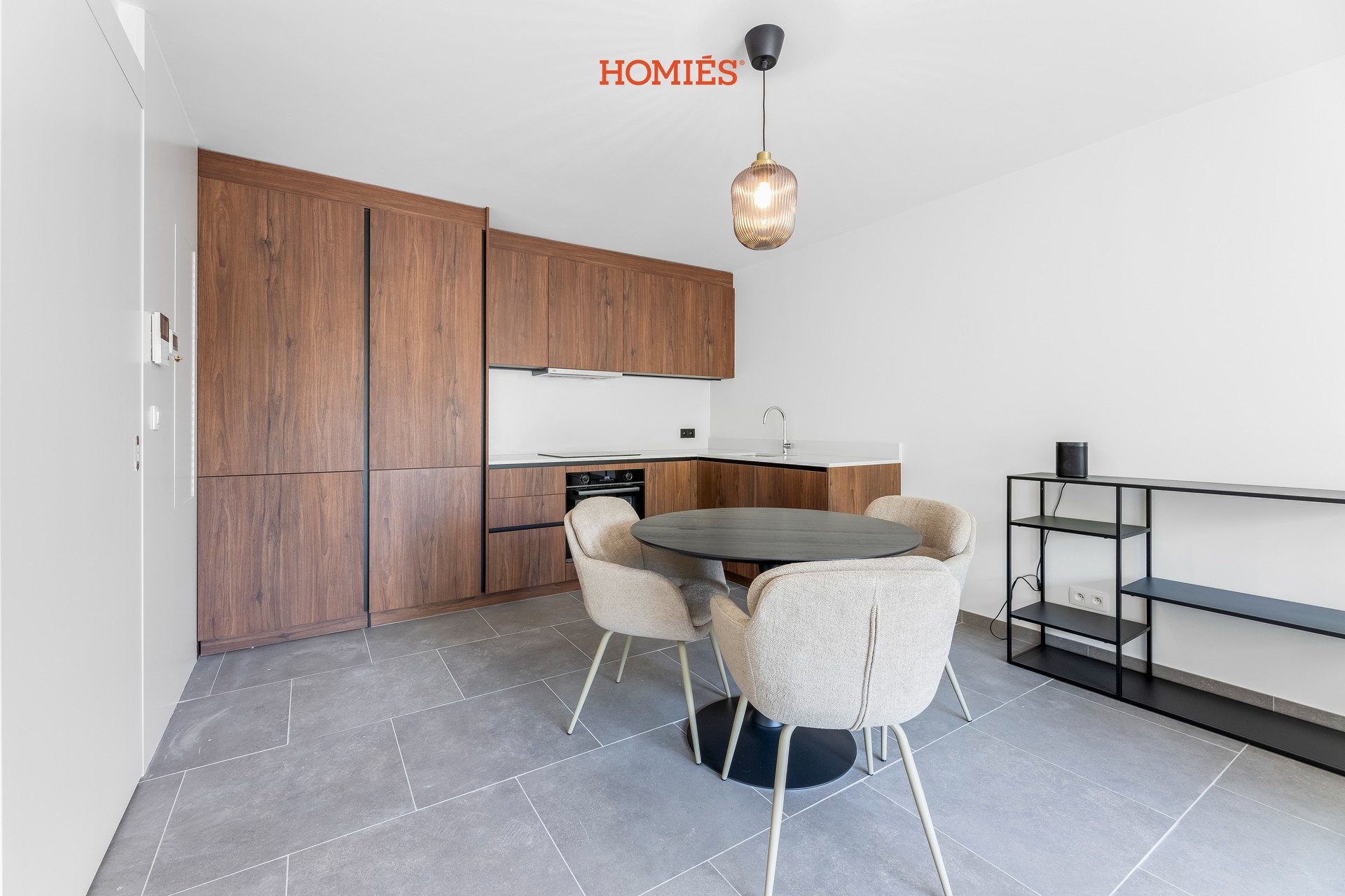 gemeubeld één-slaapkamer appartement met terras - foto 4