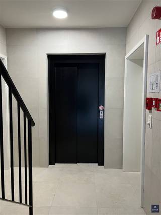 EXCLUSIEF NIEUWBOUW PENTHOUSE : LICHT, RUIMTE EN LUXE Ontdek dit uitzonderlijk ruime penthouse van maar liefst 146 m², waar comfort en elegantie...