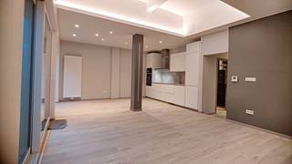 Op een boogscheut van het station van Blankenberge bevindt zich dit volledig gerenoveerd appartement.  Er is duidelijk voor kwalitatieve...
