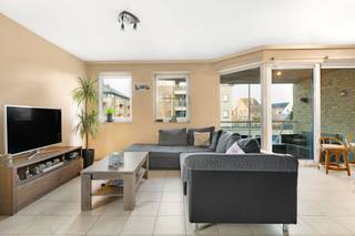 Gelegen in het charmante Oudenaarde, biedt dit aantrekkelijke appartement een comfortabele woonomgeving met een bewoonbare oppervlakte van 100m²...
