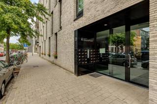 Welkom in residentie Bouwhuis. In het midden van wat we Urban-life noemen. De gezelligheid v. Zurenborg, met koffie van de Walvis of pizza van...