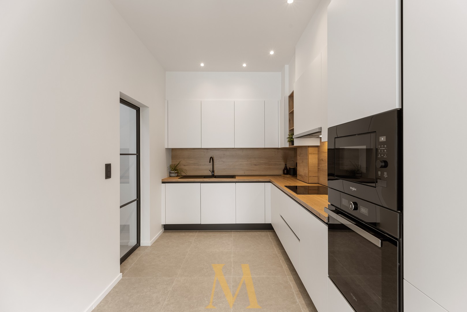 Recent gerenoveerde woning met tuin op toplocatie nabij het centrum van Kortrijk - foto 3