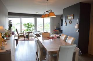 2-slaapkamer-appartement op toplocatie in het centrum van Gullegem.Een ruime lichtrijke leefruimte, ingerichte open keuken, badkamer met...