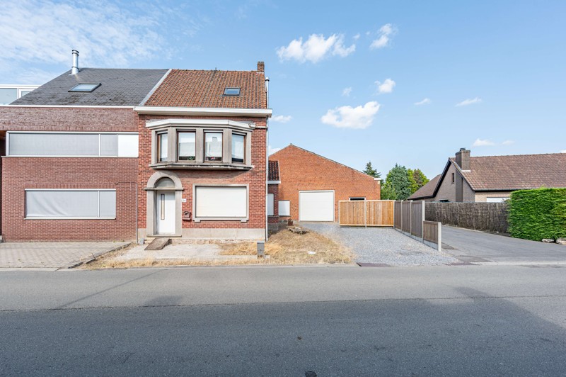 Woning met magazijn en 3 slaapkamers te koop in Waregem! - foto 1