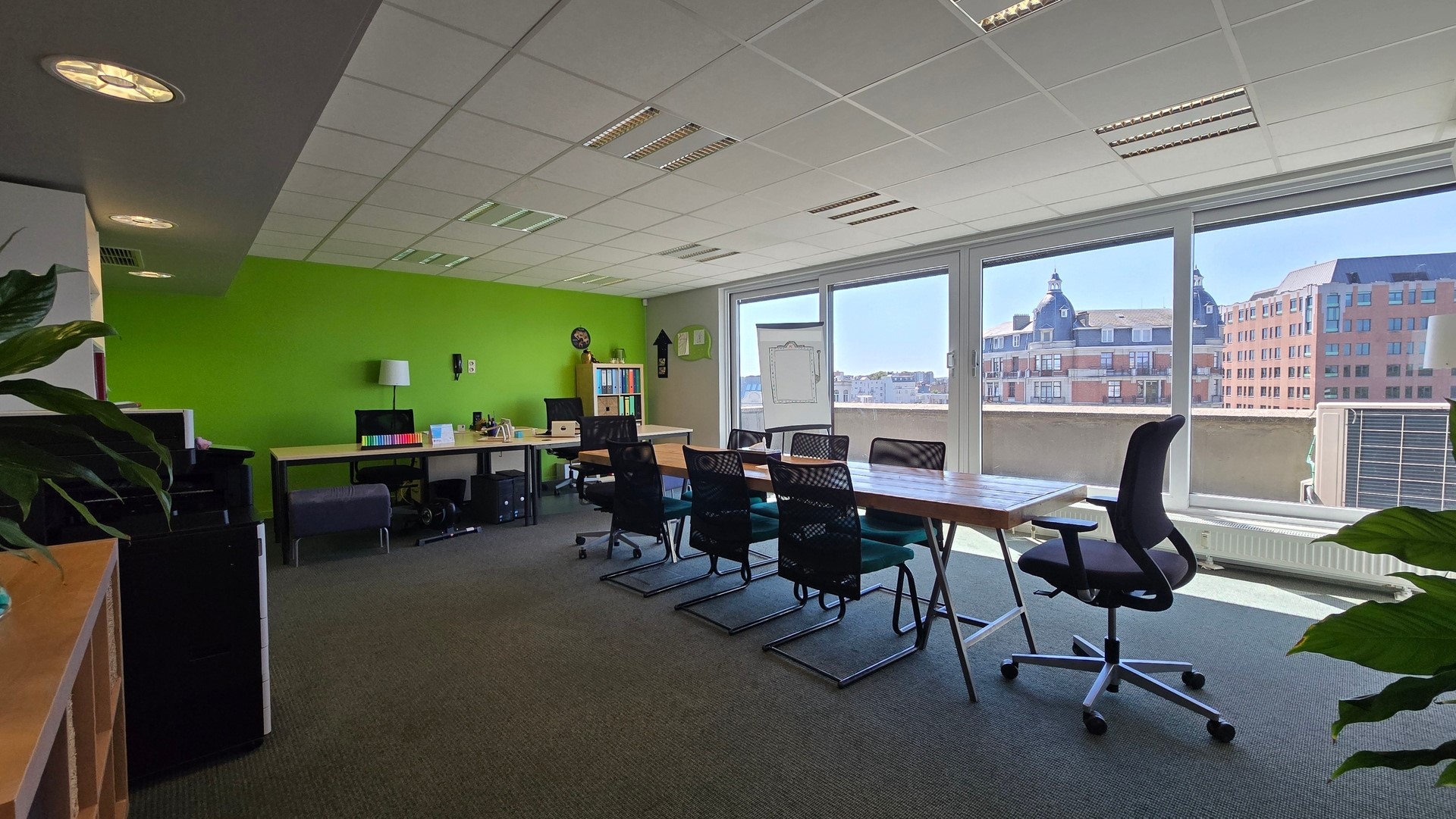 Instapklare kantoorruimte van 241 m² in Brussel. - foto 5