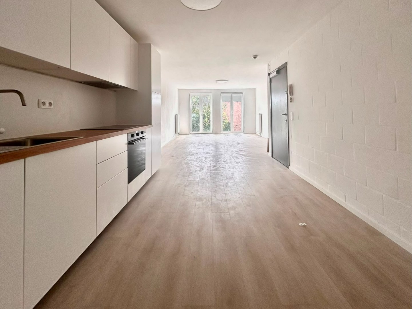 Te huur volledig gerenoveerd duplex 2-slaapkamerappartement - foto 3