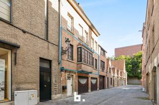 Dit prachtige appartement in het historische centrum van Brugge is gerenoveerd in 2025. Gelegen op een gunstige locatie, op loopafstand van...
