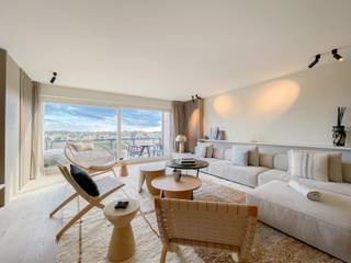 Subliem gerenoveerd appartement in duplex-vorm (180m2), uniek gelegen op de Kustlaan, met een panoramisch zicht over de Minigolf van het...