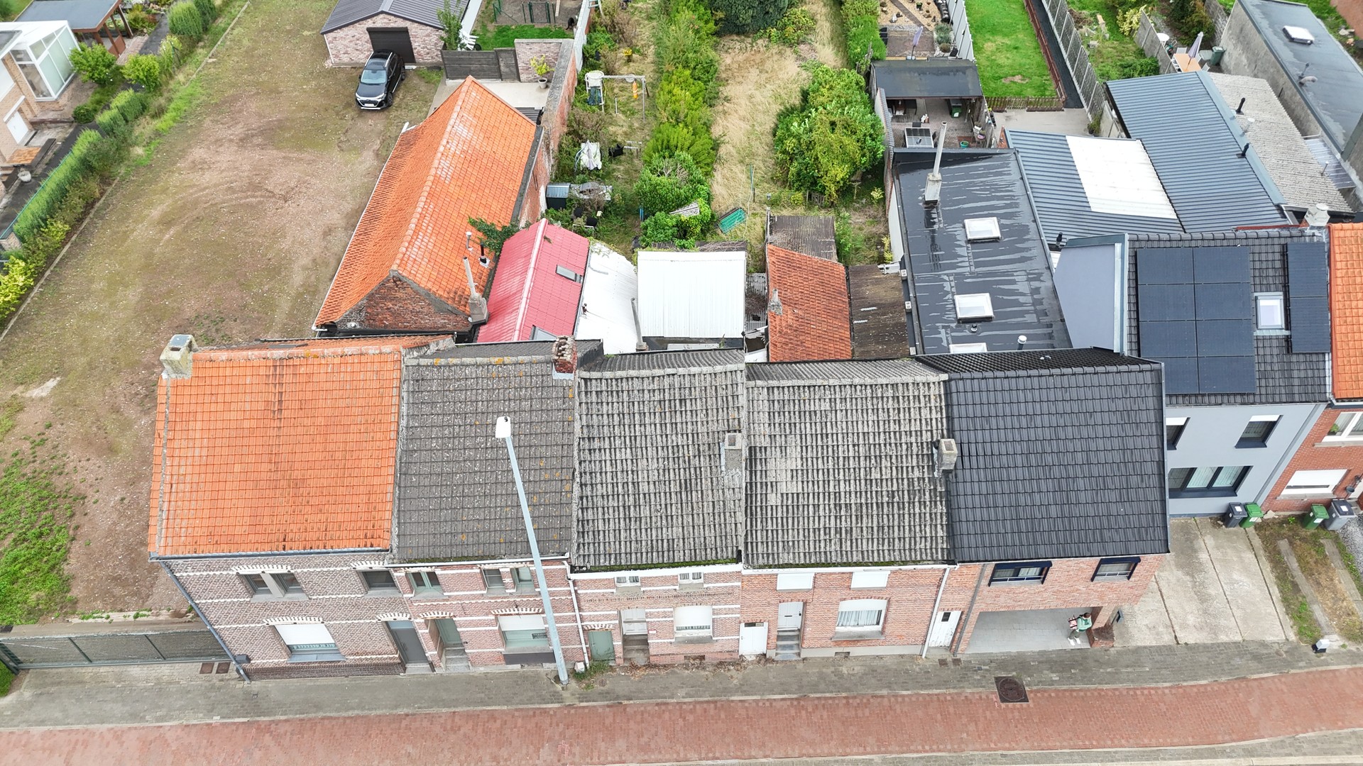 Twee te renoveren woningen met tuin. - foto 4