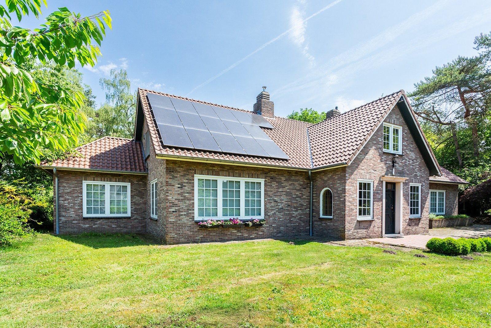 Charmante villa met zwembad en kantoor - foto 2