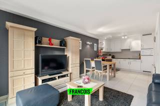 Dit zeer verzorgd en volledig instapklaar gelijkvloers appartement biedt een comfortabele en goed ingedeelde woonervaring in een rustige...