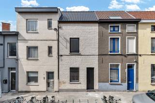Deze instapklare stadswoning, volledig vernieuwd in 2025, ligt op een boogscheut van het Citadelpark en op wandelafstand van het...