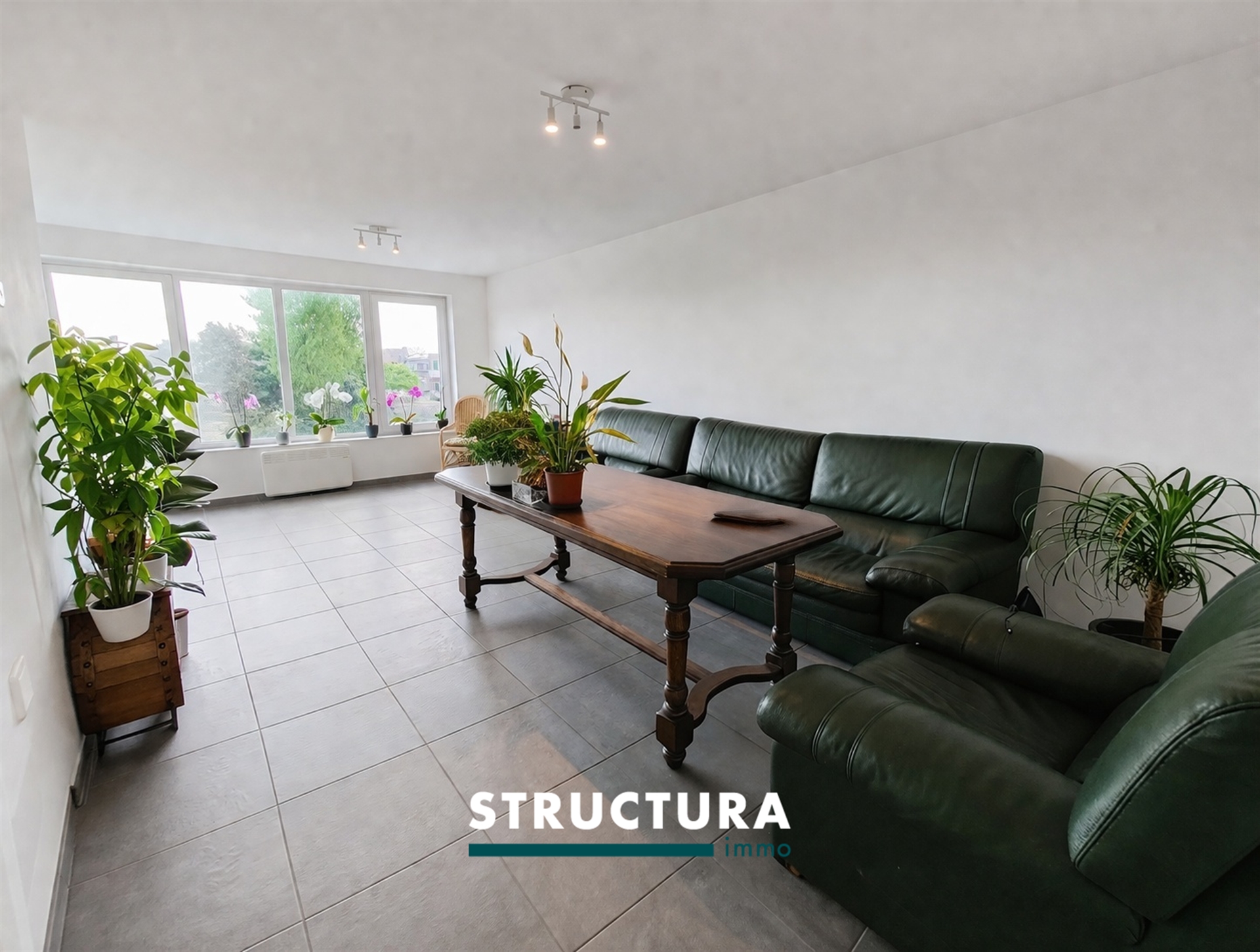 Gerenoveerd appartement op tweede verdiep - foto 1