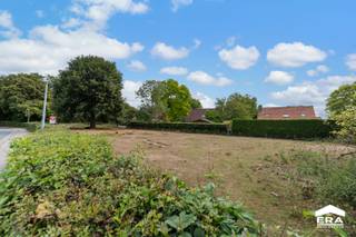 TE KOOP | RUIM PERCEEL BOUWGROND IN IEPER – SINT-OMERLAANBen je op zoek naar een unieke plek om jouw droomwoning te realiseren? &#127969;In de...