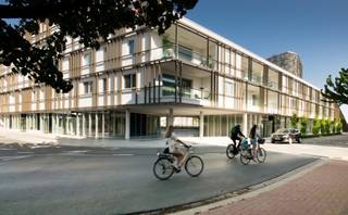 VERLAAGD IN PRIJS – van € 468.990 naar € 419.000Een exclusieve kans met een forse prijsverlaging! Hoogwaardige afwerking, overvloedig licht en een XL...