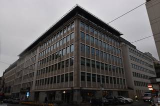 Dit recente complex (2010) bevat 3 onafhankelijke gebouwen rond een groene patio en is gelegen in de Louizawijk, vlakbij restaurants, banken...