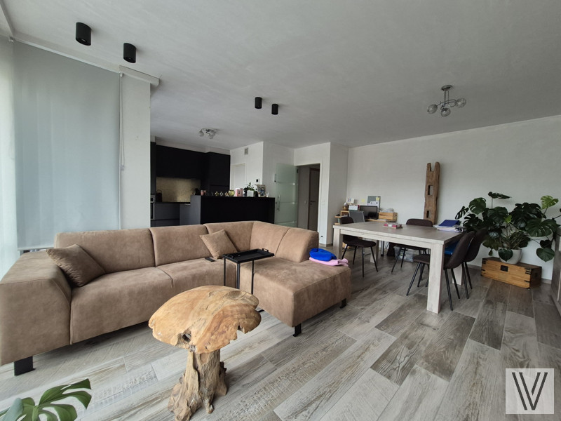 Instapklaar centraal gelegen lichtrijk 2-slaapkamerappartement te Emelgem - foto 2