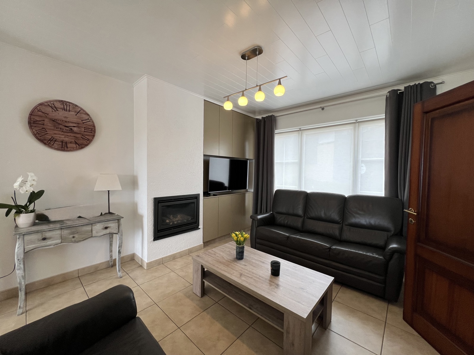 Ruime woning met 6 slk, 2 badk, 2 keukens en dubbele garage - foto 5