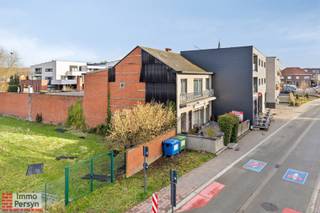 Op de Baalsesteenweg 9 in Begijnendijk vinden we deze horeca met bovenliggende woonst + studio. Start jij hier binnenkort je nieuwe zaak?Deze zaak is...