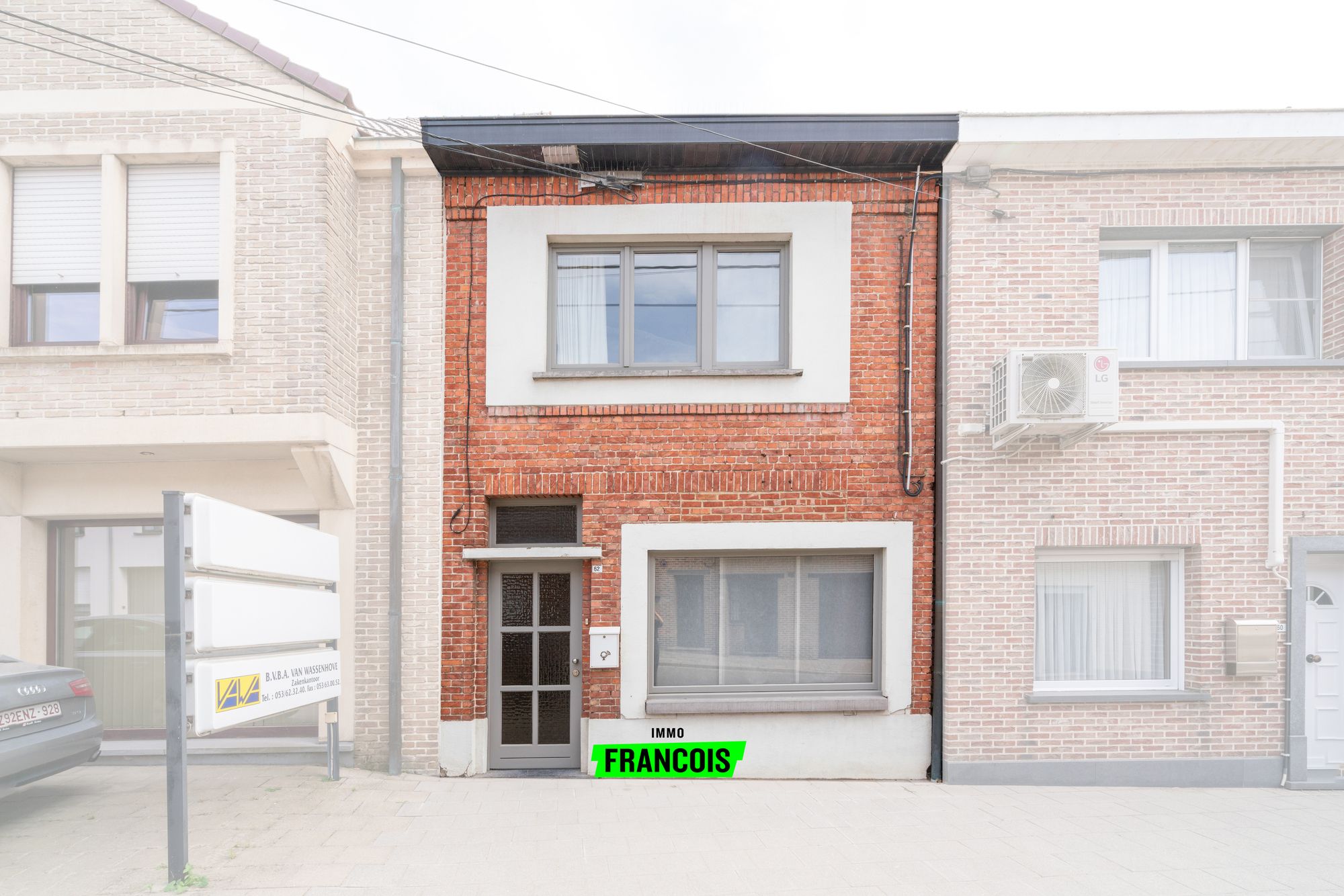 Instapklare gezinswoning met gunstig EPC in hartje Sint-Lievens-Houtem - foto 1