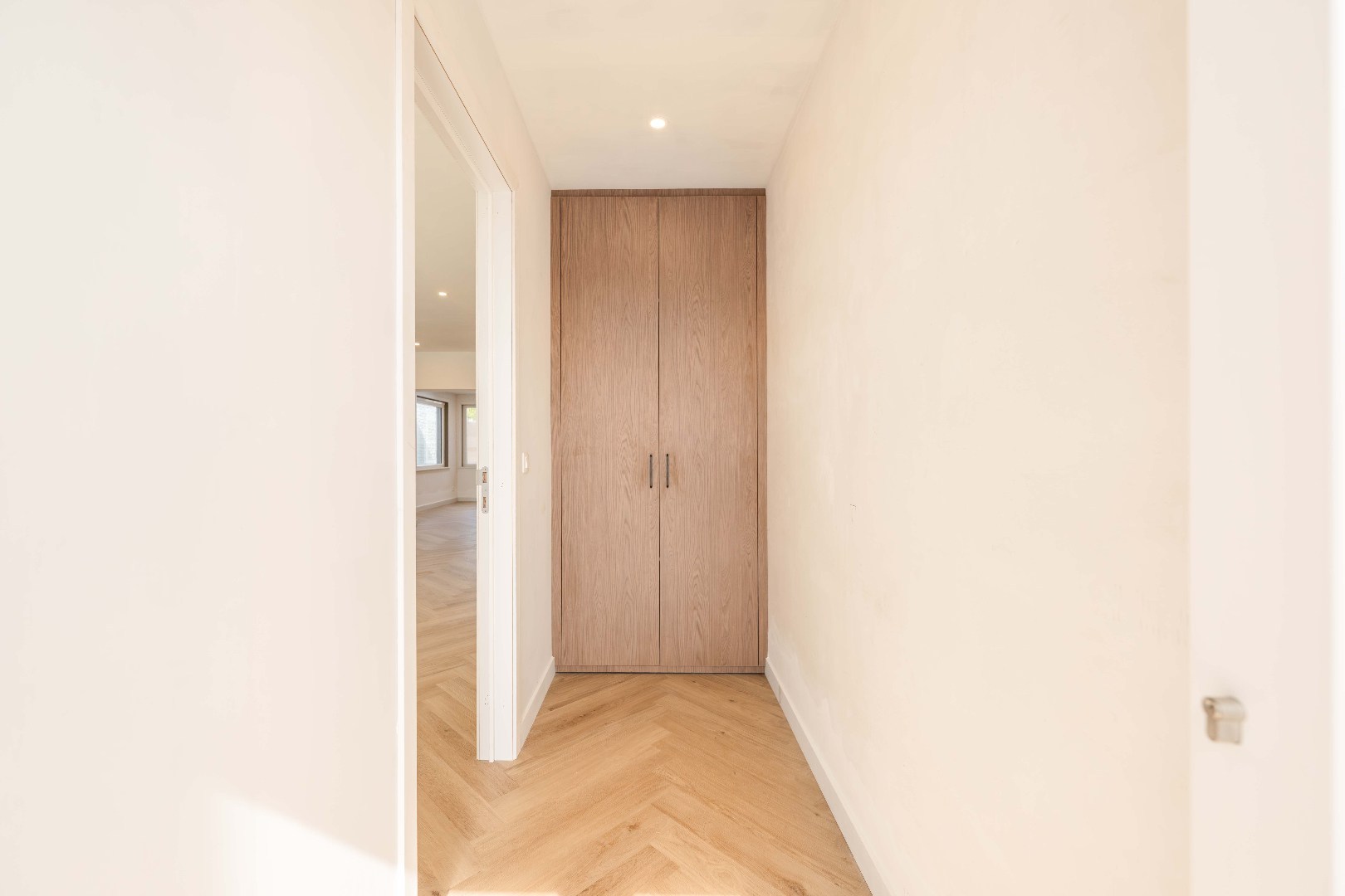 VOLLEDIG GERENOVEERDE, ZEER RUIME WONING VLAKBIJ CENTRUM ARDOOIE - foto 4