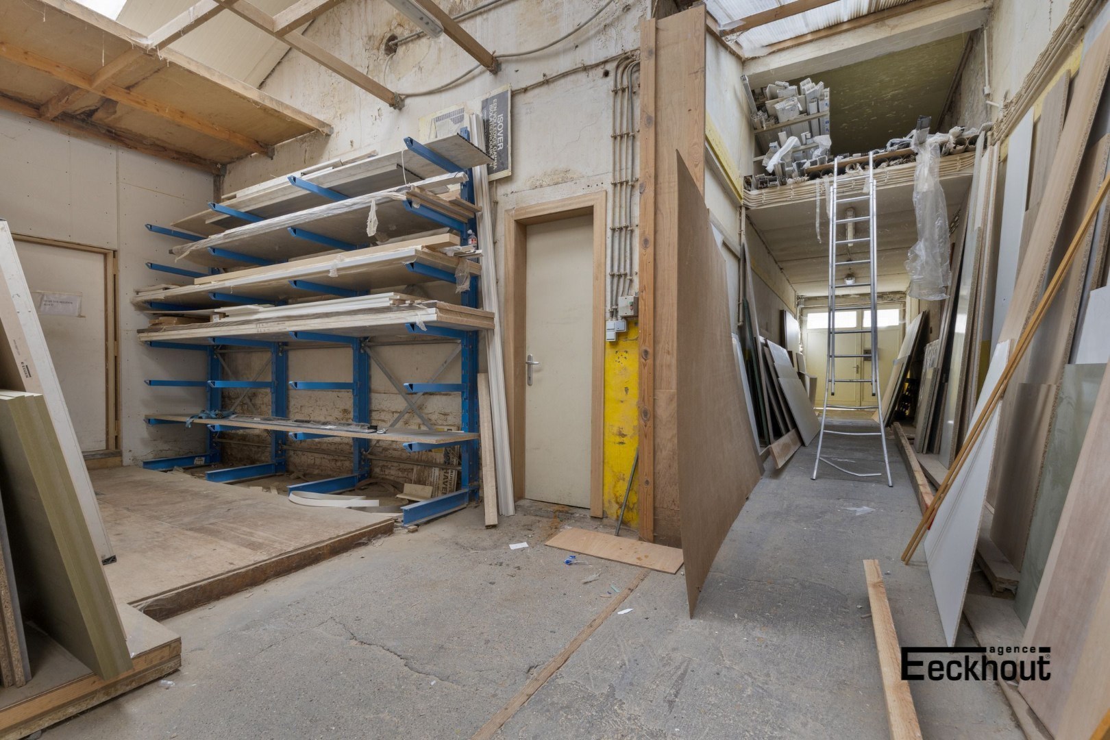 Atelier ( 348 m²) met tal van mogelijkheden in de Vuurtorenwijk te Oostende! - foto 5