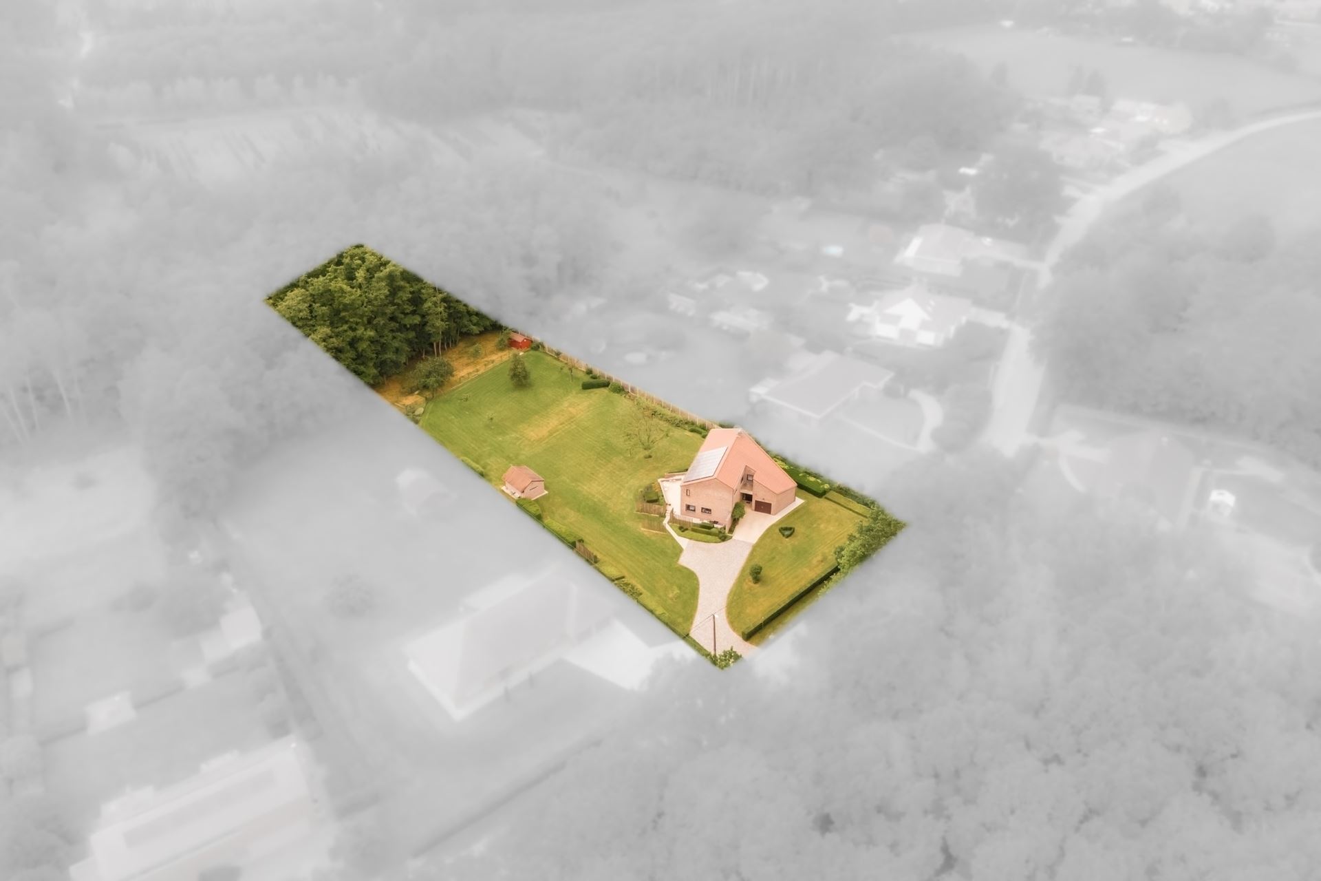 Villa d'exception avec un bois privé sur un terrain de 4 350 m² - photo 4