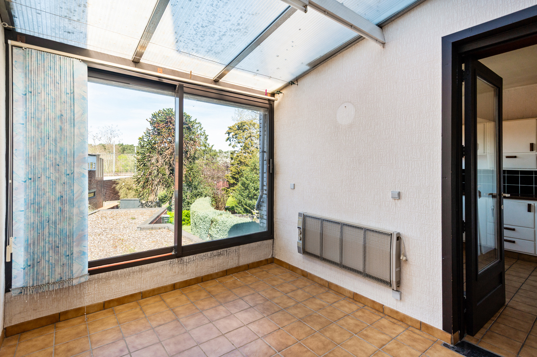 Ruime te renoveren woning nabij het centrum op ca. 695 m². - foto 5