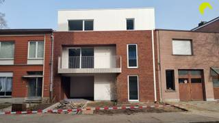 In centrum Mortsel, in een rustige straat, wordt deze kleinschalige residentie opgeleverd. De 4 appartementen zijn voorzien van de nieuwste...