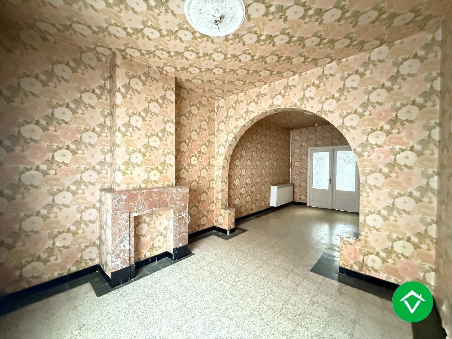 Rijwoning met 3 slaapkamers en tuin op centrale ligging te Roeselare - foto 3