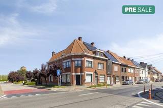 Plan snel een bezoek!Een charmant huis met een bewoonbare oppervlakte van 150 m², gezellige tuin en garage, gelegen op een centrale ligging...