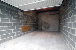 Ontdek een unieke kans in het hart van Gentbrugge! Op een rustige maar centrale locatie bieden we 46 garages te koop aan, met de mogelijkheid om...