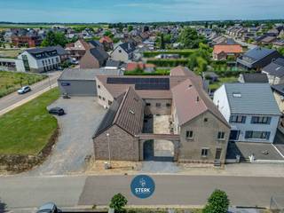 TE RENOVEREN HOEVE MET UITZONDERLIJKE BIJGEBOUWEN OP EEN RUIM PERCEEL ! <br /><br />We vinden dit pand met een bewoonbare oppervlakte van 1141 m² terug op een perceel van 25a 01ca in Veldwezelt-Lanaken. <br /><br />Voor meer informatie, neem zeker een kijkje op onze website via de volgende link: <br />https://www.sterkvastgoedmakelaars.be/detail/te-koop-woning-lanaken/7602383?dosearch=True&flowstatus=ForSale,ForSaleReserved,ForSaleWithBid,ToCompleteForSale,SoldUnderReserve,Sold&pageindex=1&pagesize=12&searchpage=ForSale&sortdirection=DESC&sortfield=pub_flowstatus&transactiontype=Sale