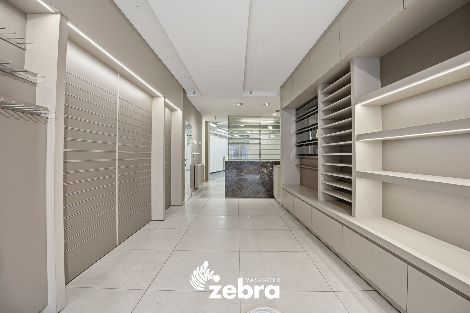 Commercial à vendre à Roulers avec 4 chambres - photo 2