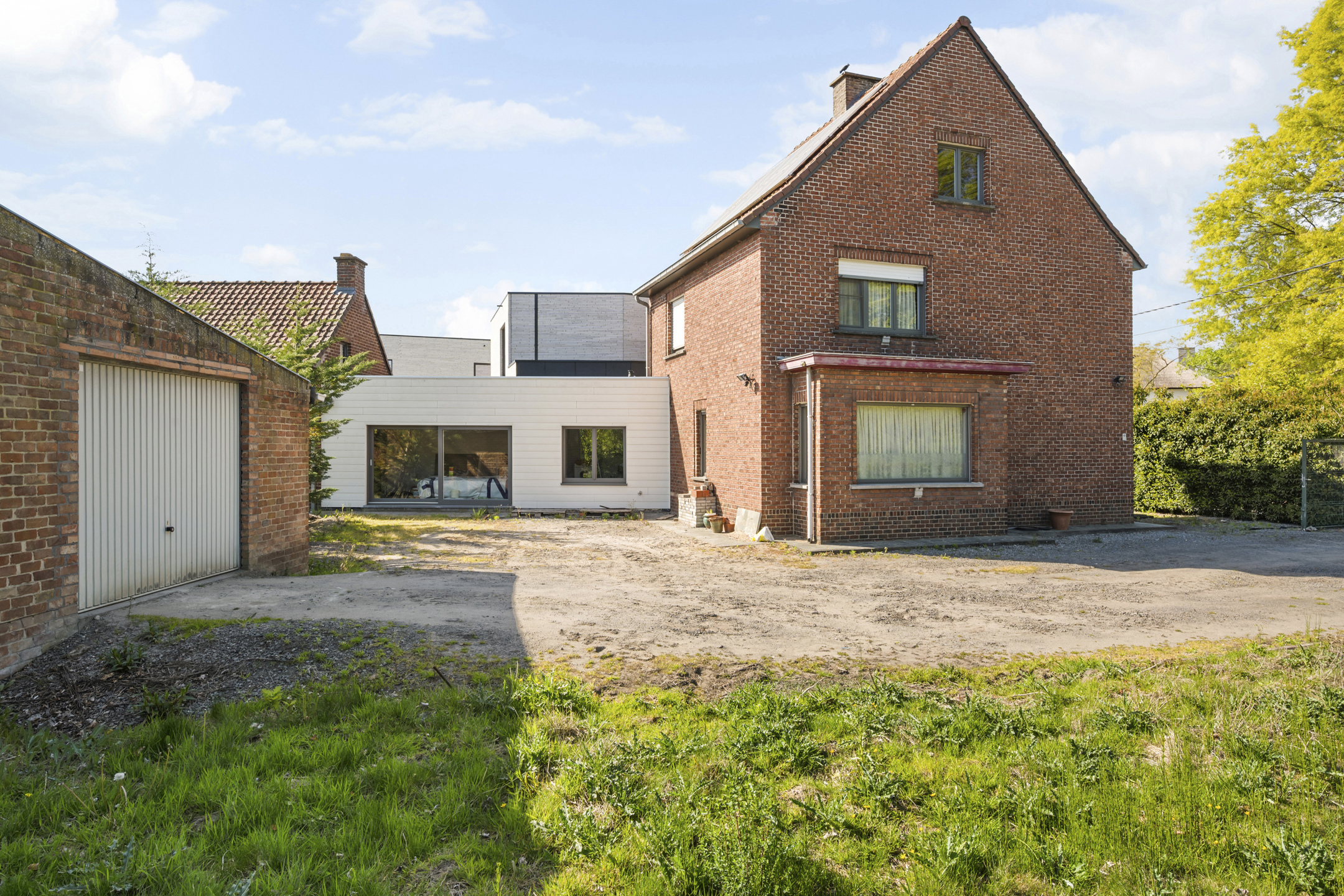 Toffe goedgelegen halfopen bebouwing met loods van 180m²! - foto 3