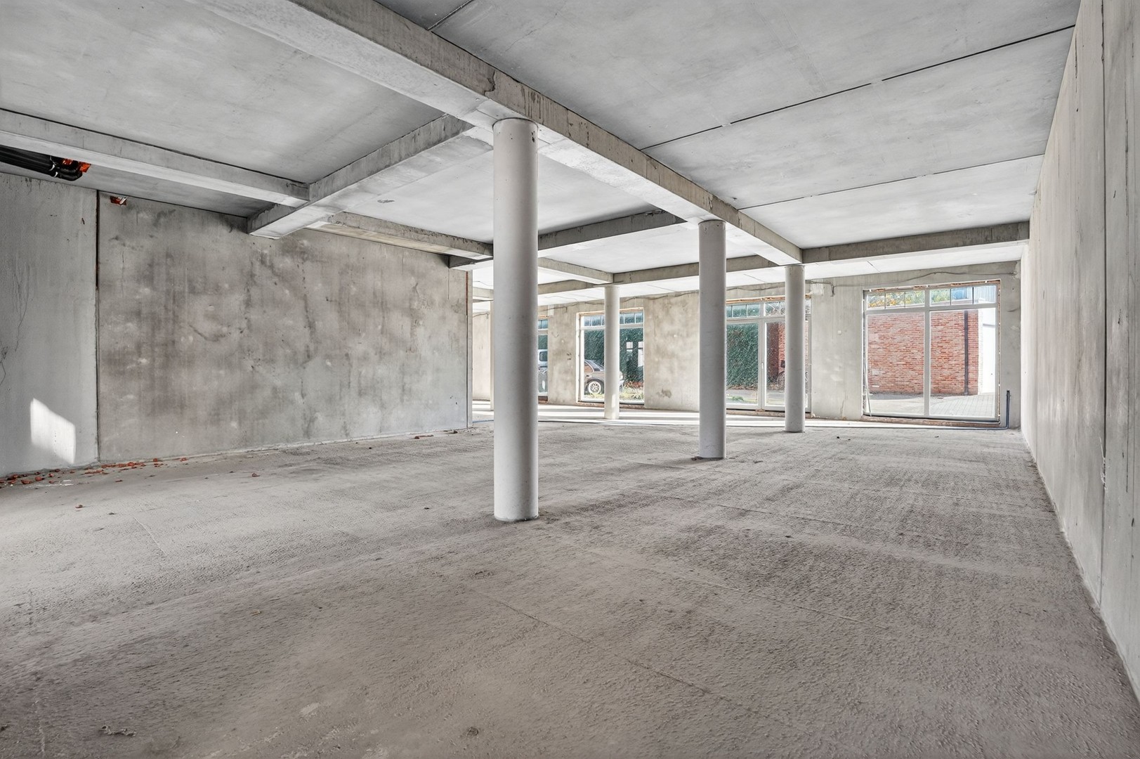 Casco handelsruimte met garage in het centrum van Oostrozebeke! - foto 4