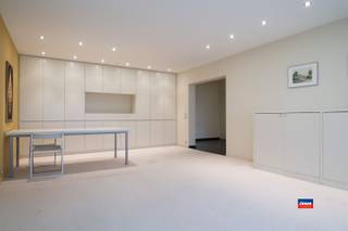 WILRIJK | APPARTEMENT SPACIEUX AVEC DEUX CHAMBRES À COUCHER, DEUX SALLES DE BAINS ET UNE GRANDE TERRASSE AU SEPTIÈME ÉTAGE D'UN IMMEUBLE...