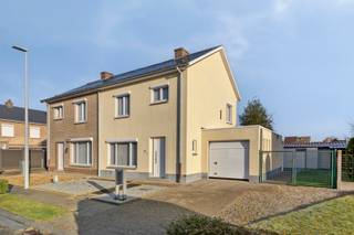 Instapklare woning op een rustige centrale ligging nabij het centrum van Schellebelle.Bent u op zoek naar een instapklare woning waar rust en...