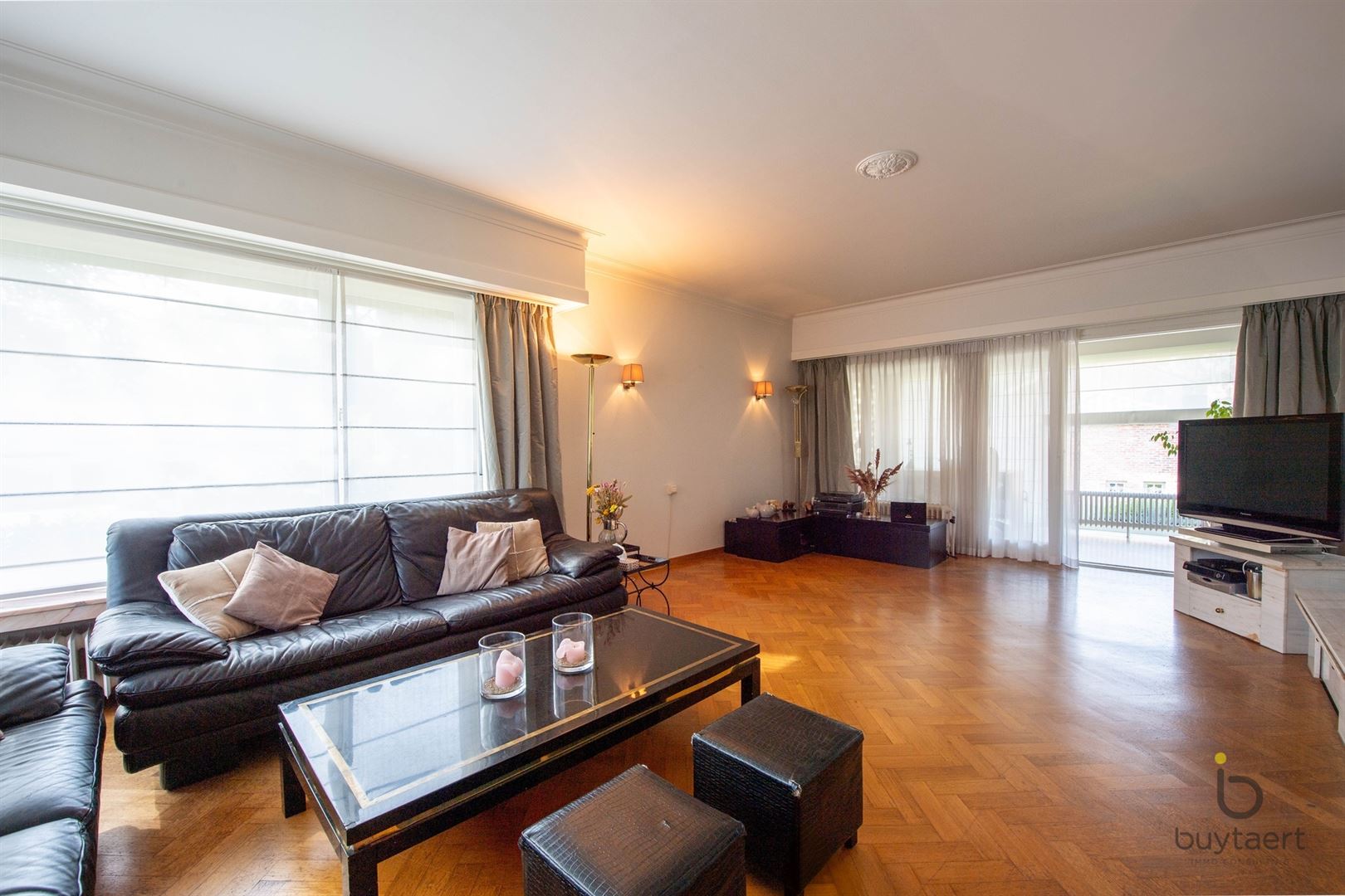 LICHTRIJK WONEN OP DE GRENS VAN SCHILDE EN ZOERSEL: OP TE FRISSEN SPLIT-LEVEL WONING MET TUIN EN ZWEMBAD. - foto 4