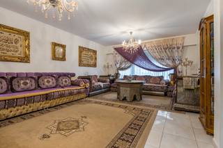 je op zoek naar een ideaal gelegen woning met 3 slaapkamers en een ruime, gezellige tuin in Steendorp? Gevonden!Uitstekend gelegen in het centrum van...