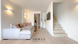 Cet appartement en duplex unique bénéficie d'un emplacement idéal dans le quartier très prisé de Duinenwater, à proximité de la Put van Decloedt...