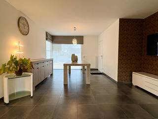 Recentbouw op uiterst rustige ligging met 3 slks, inpandige garage en grote oprit.Deze woning is instapklaar, zeer goed verzorgd en heeft een...